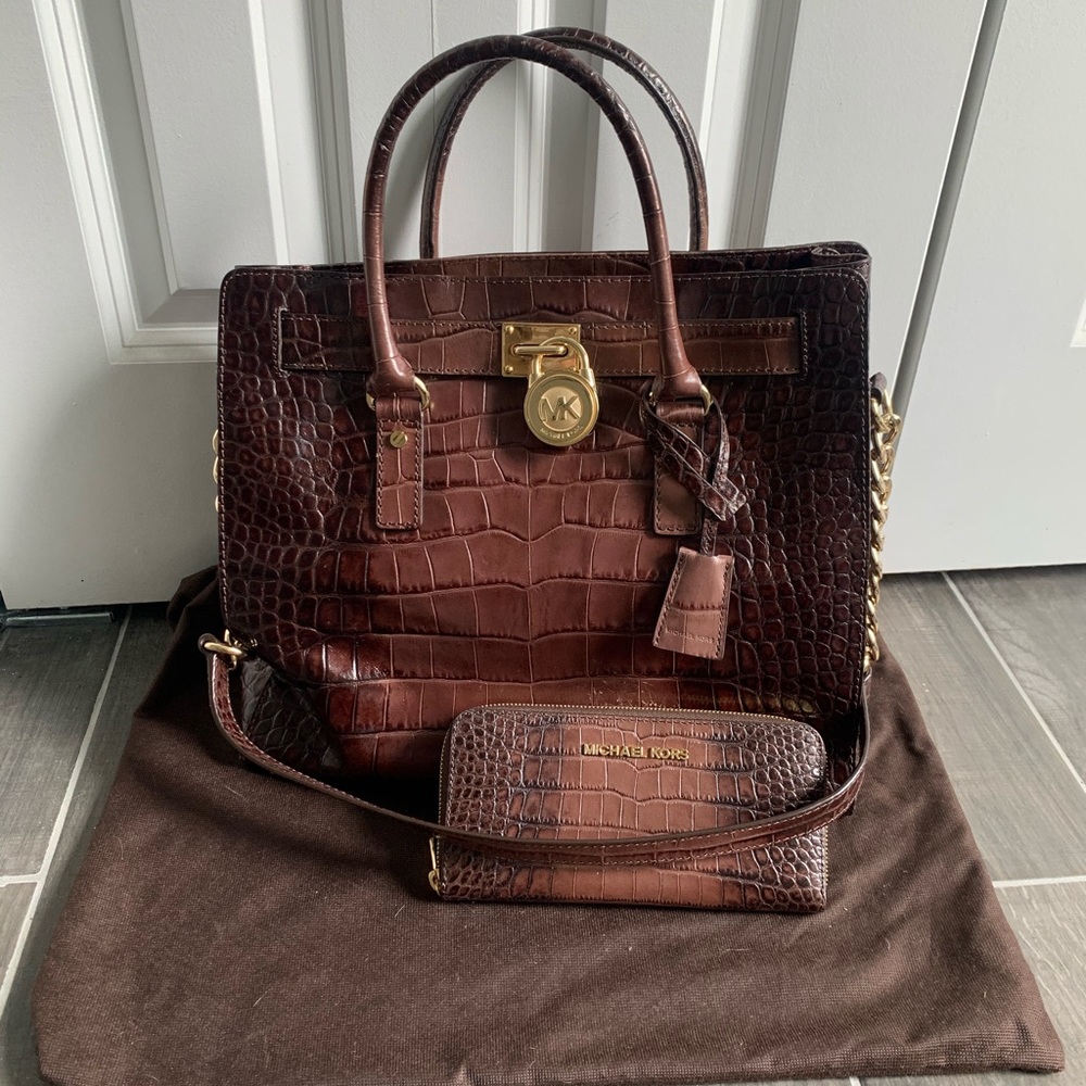 Purse with wallet